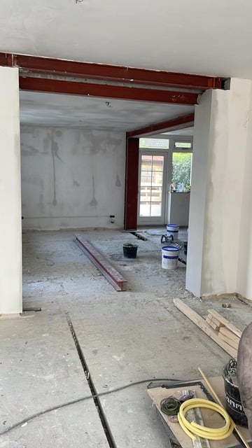 Stalen HEA-balken met schoren